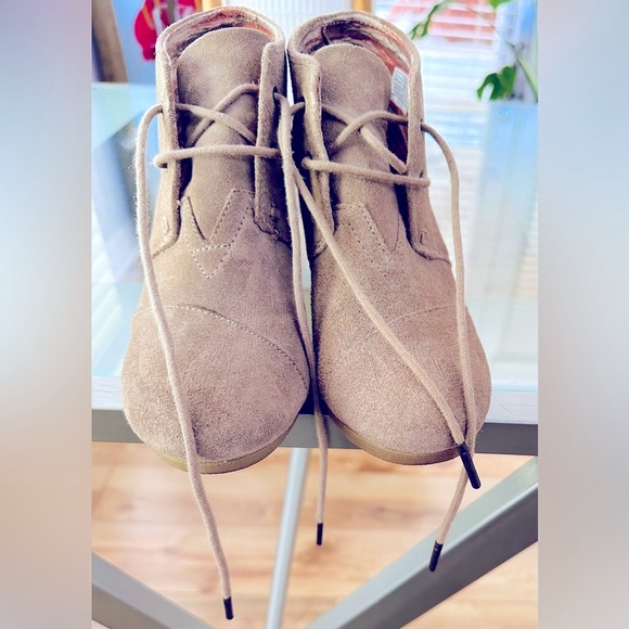 Toms Ankle Boot Size 8 Beige - Picture 2 of 9